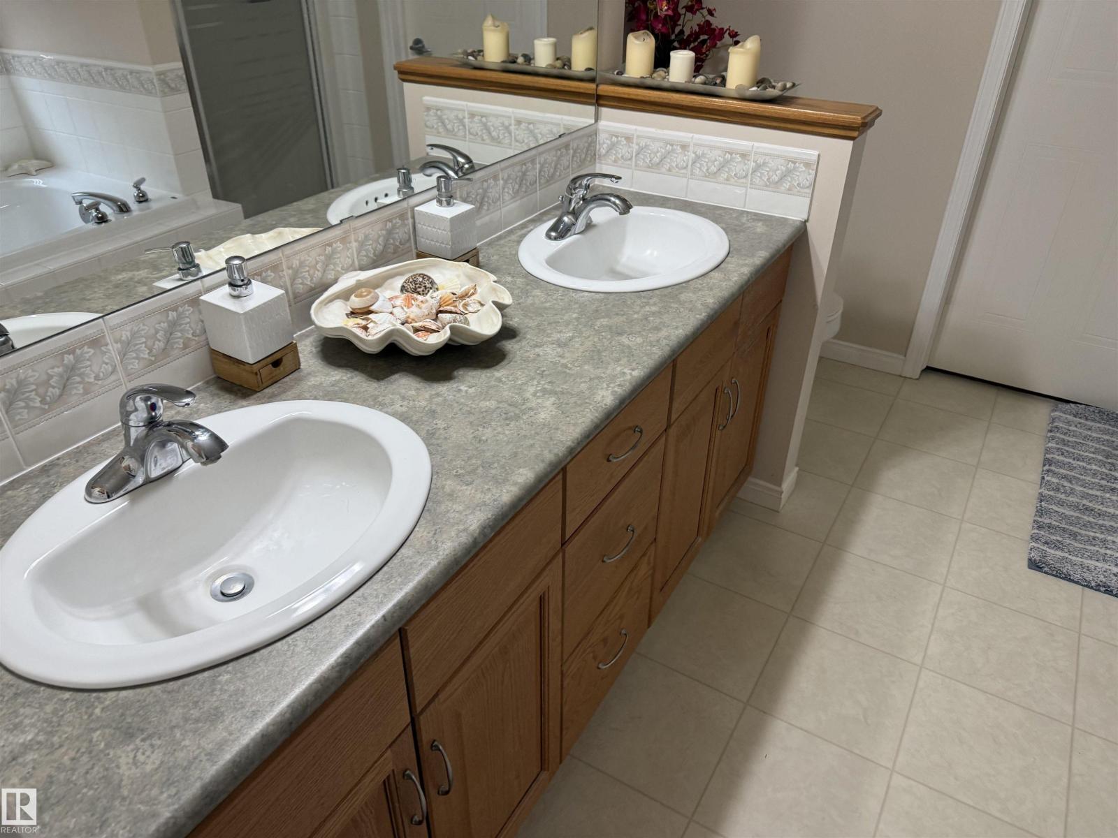 1105 Glastonbury Co Nw, Edmonton, Alberta  T5T 6M7 - Photo 29 - E4478889