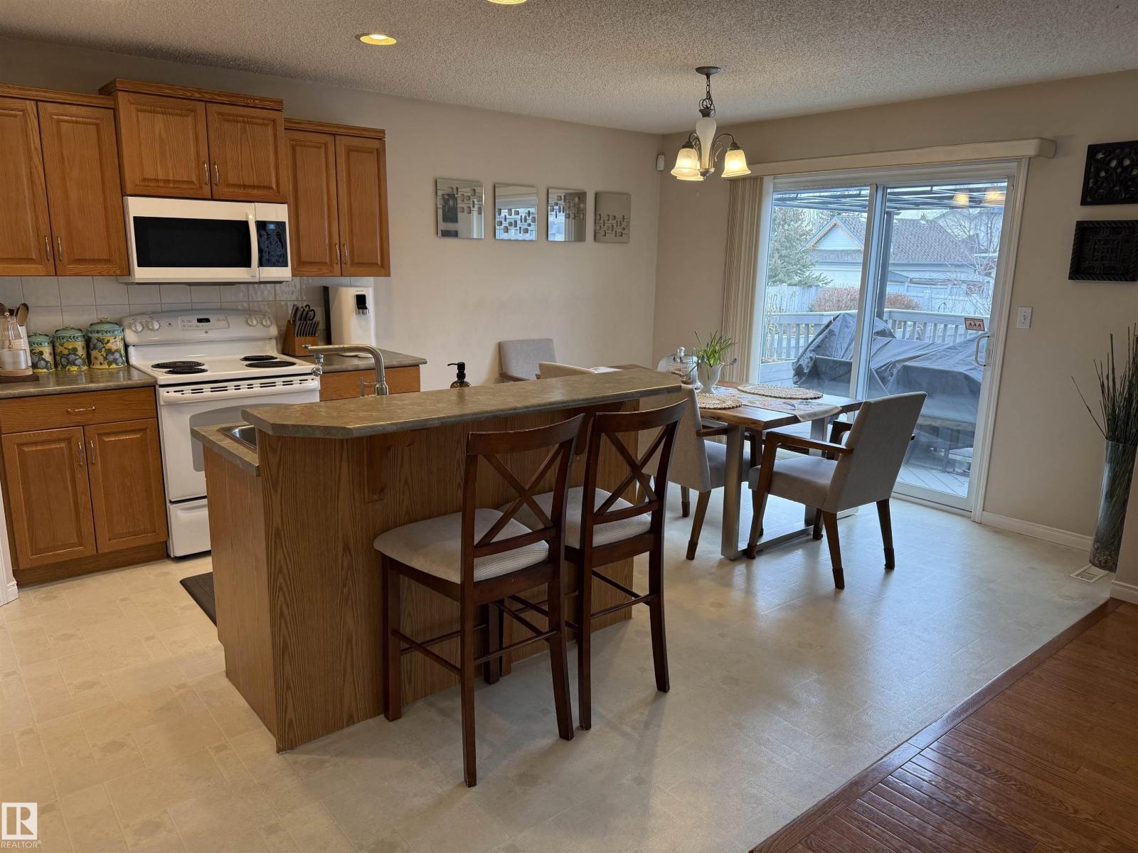 1105 Glastonbury Co Nw, Edmonton, Alberta  T5T 6M7 - Photo 7 - E4478889