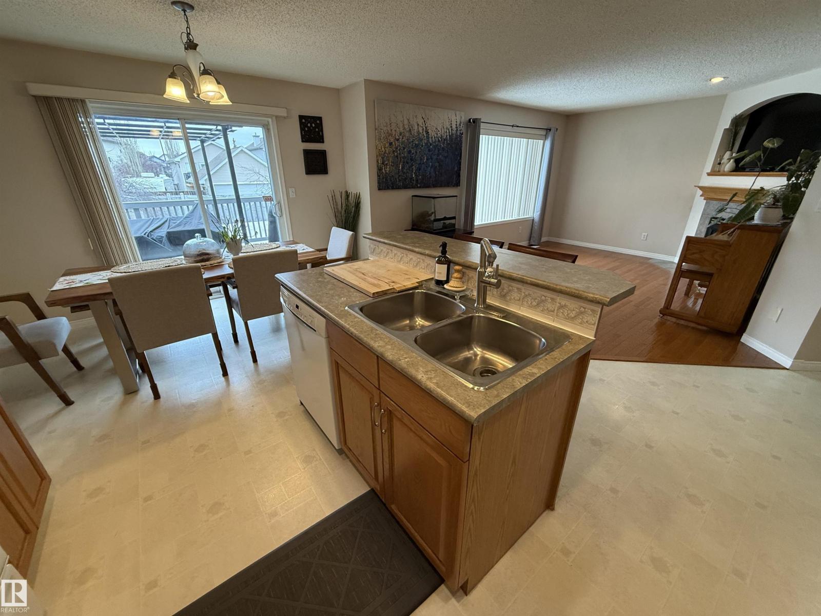 1105 Glastonbury Co Nw, Edmonton, Alberta  T5T 6M7 - Photo 14 - E4478889