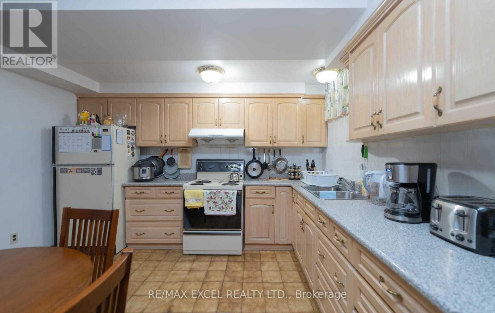 20 Garden Avenue, Richmond Hill, Ontario  L4C 6L9 - Photo 37 - N12924934