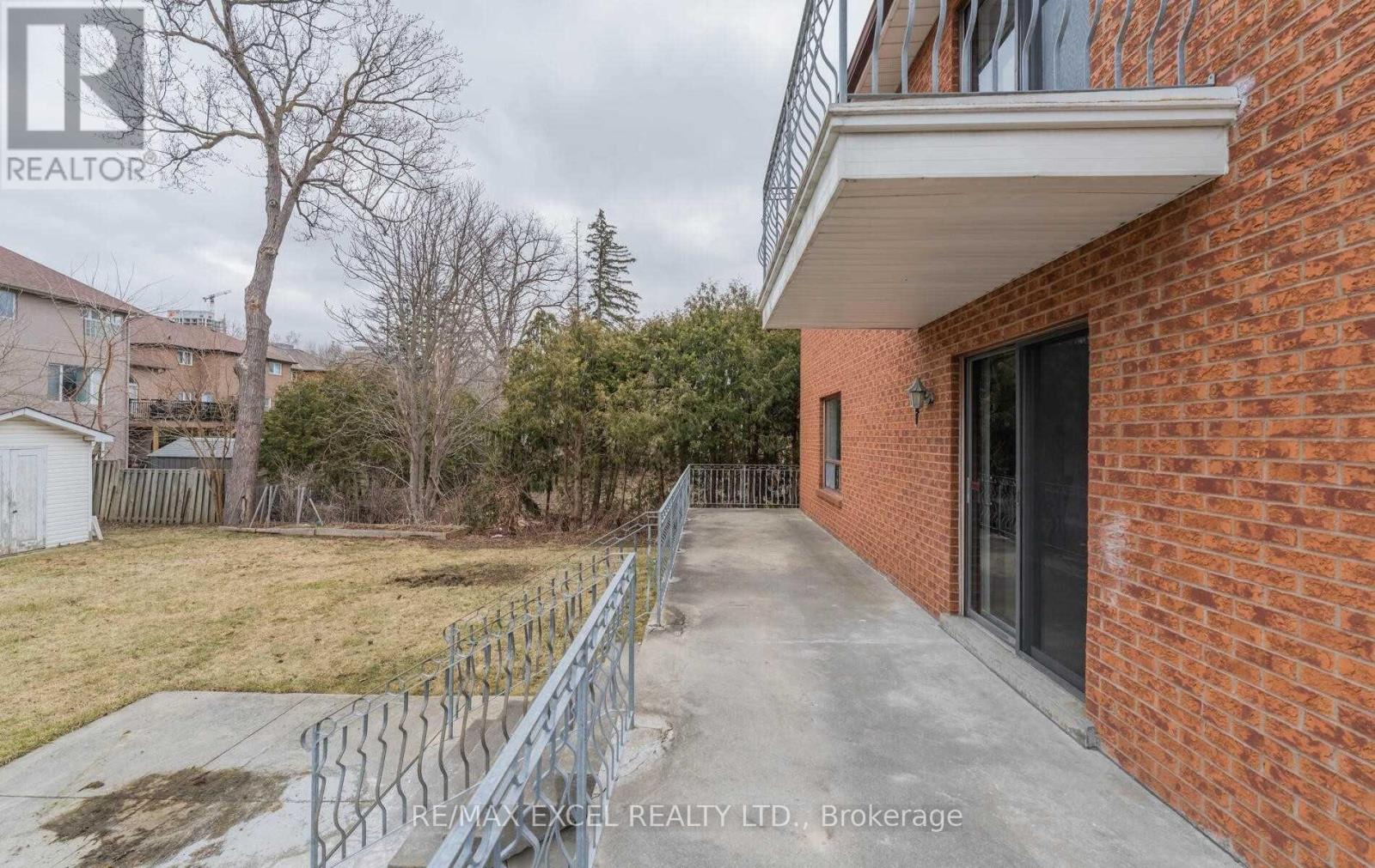 20 Garden Avenue, Richmond Hill, Ontario  L4C 6L9 - Photo 39 - N12924934