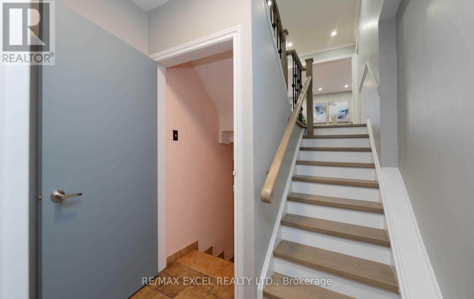 20 Garden Avenue, Richmond Hill, Ontario  L4C 6L9 - Photo 35 - N12924934