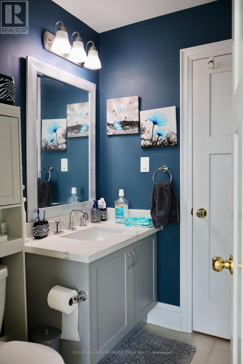 Bedroom - 1260 Bardeau Street, Innisfil, Ontario  L0L 1W0 - Photo 12 - N12958706