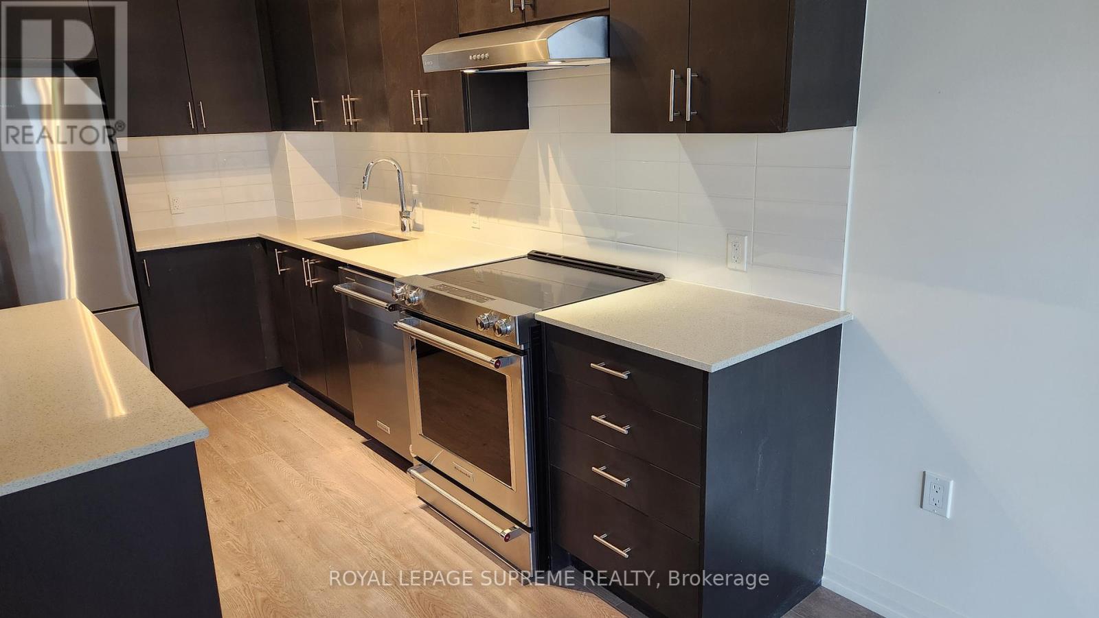 404 - 8960 Jane Street, Vaughan, Ontario  L4K 0N9 - Photo 4 - N12958710