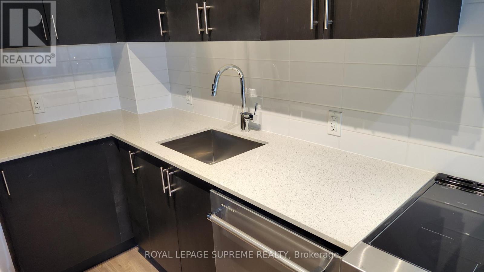 404 - 8960 Jane Street, Vaughan, Ontario  L4K 0N9 - Photo 5 - N12958710