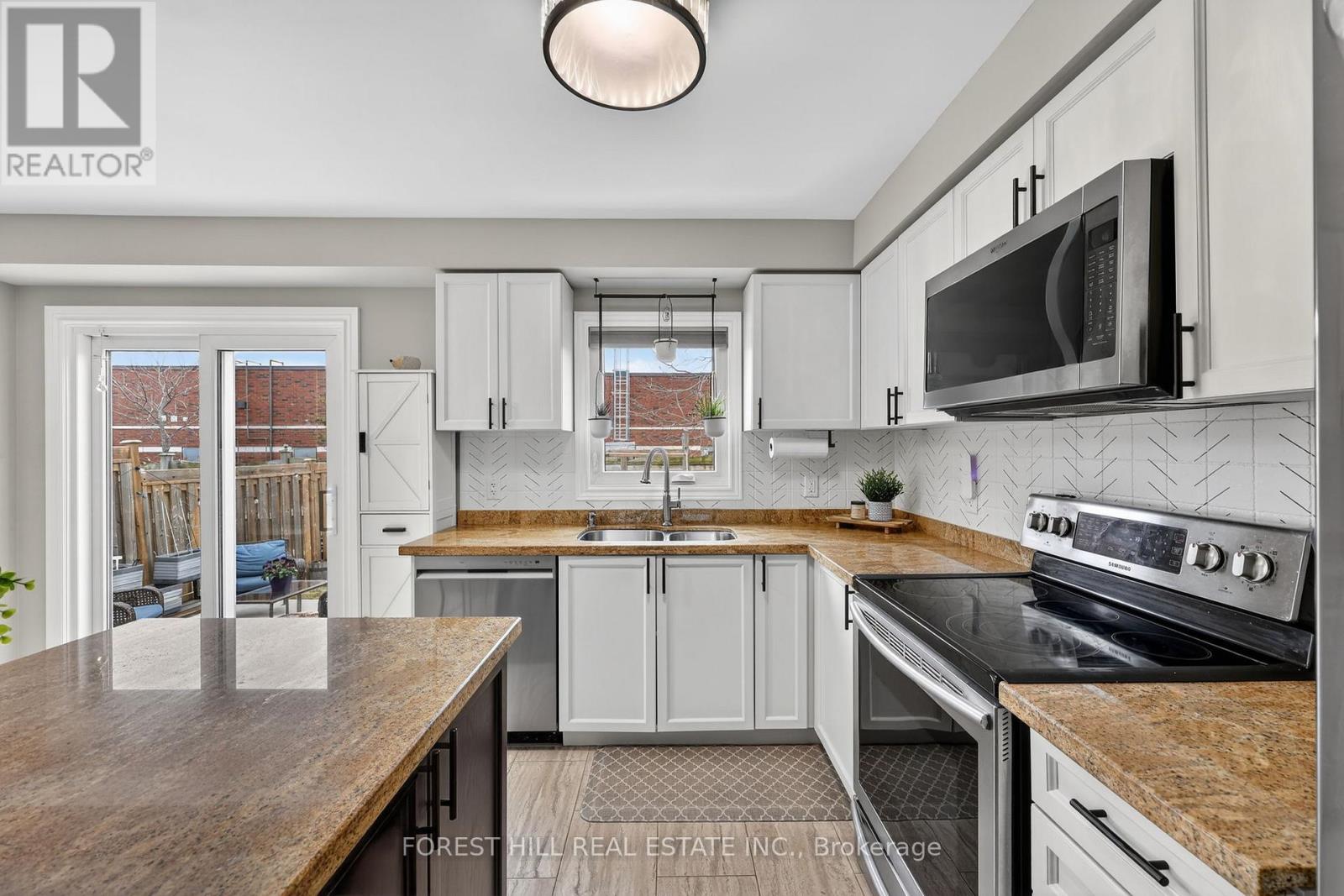 102 Majesty Boulevard, Barrie, Ontario  L4M 0E5 - Photo 10 - S12958698