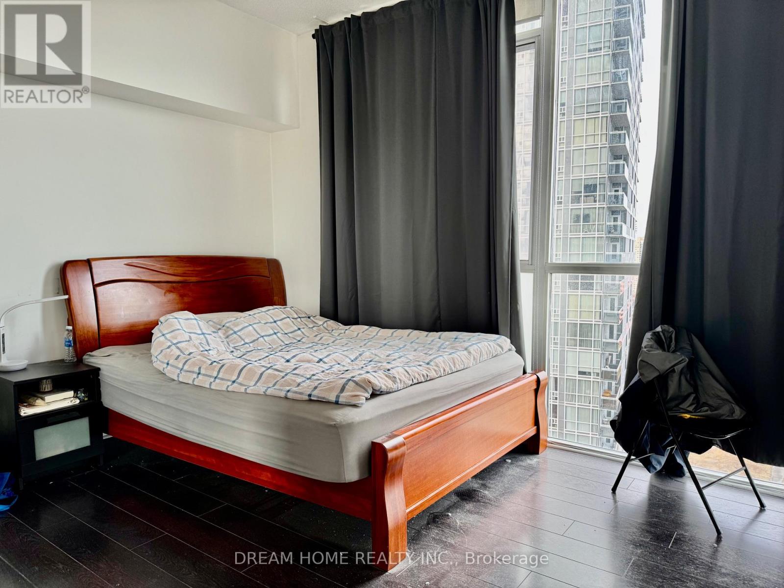 2407 - 225 Webb Drive, Mississauga, Ontario  L5B 4P2 - Photo 5 - W12958688