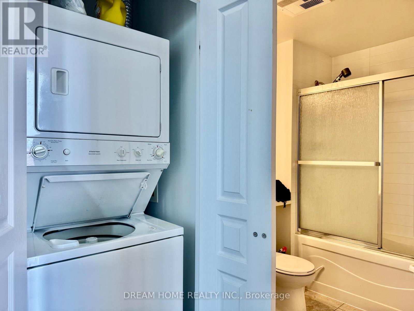 2407 - 225 Webb Drive, Mississauga, Ontario  L5B 4P2 - Photo 6 - W12958688