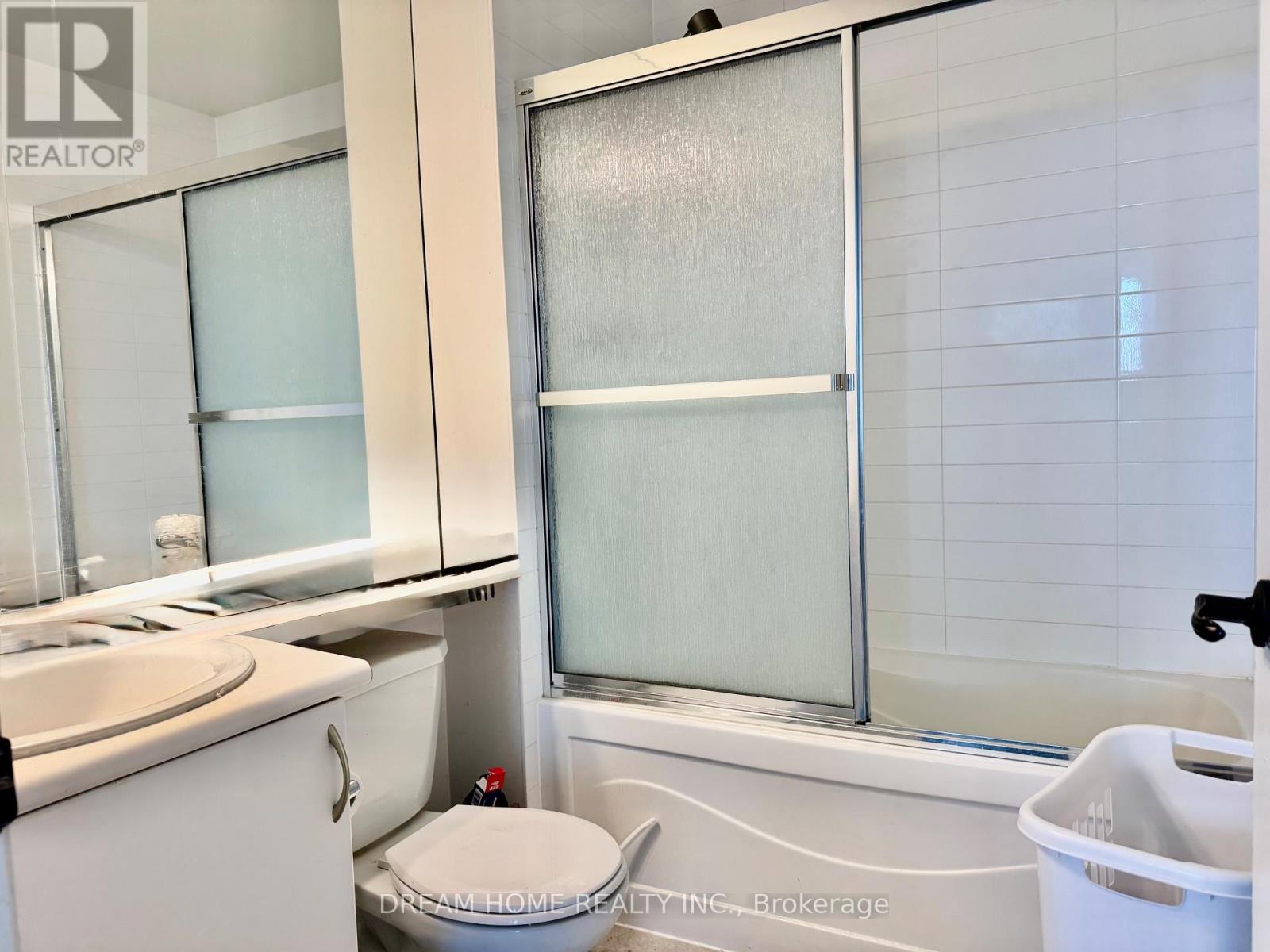 2407 - 225 Webb Drive, Mississauga, Ontario  L5B 4P2 - Photo 7 - W12958688