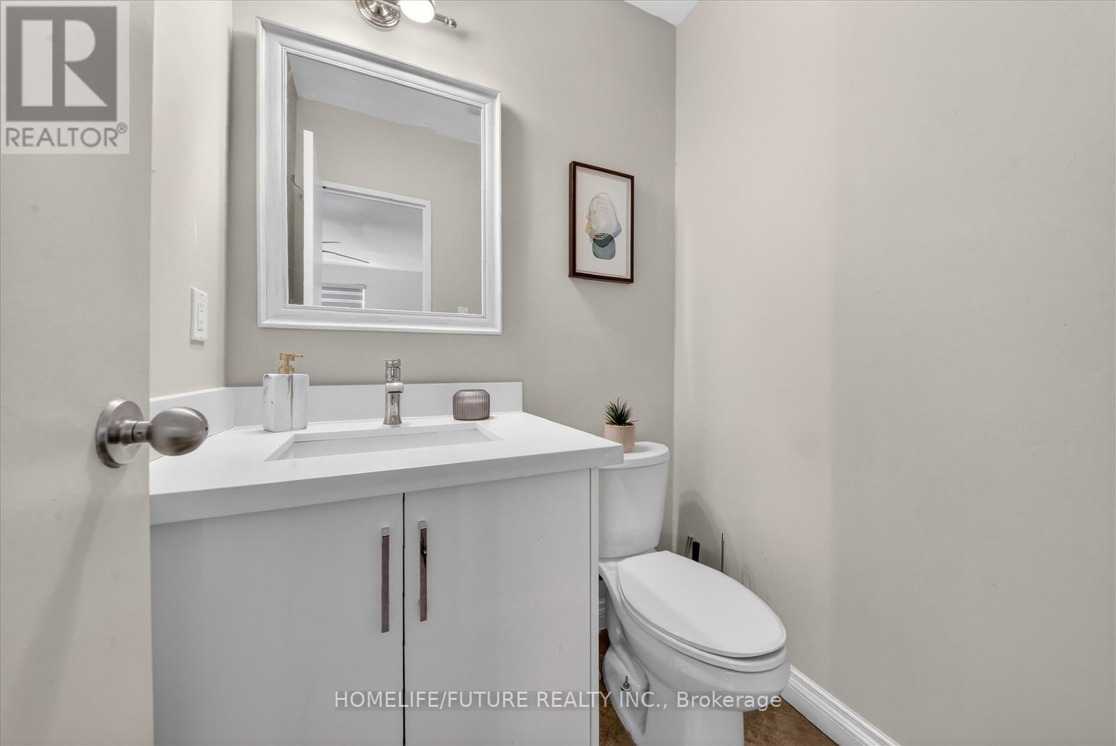 704 - 15 Elizabeth Street N, Mississauga, Ontario  L5G 2Z3 - Photo 24 - W12958714