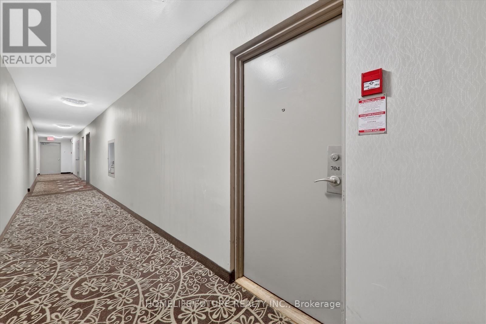 704 - 15 Elizabeth Street N, Mississauga, Ontario  L5G 2Z3 - Photo 8 - W12958714