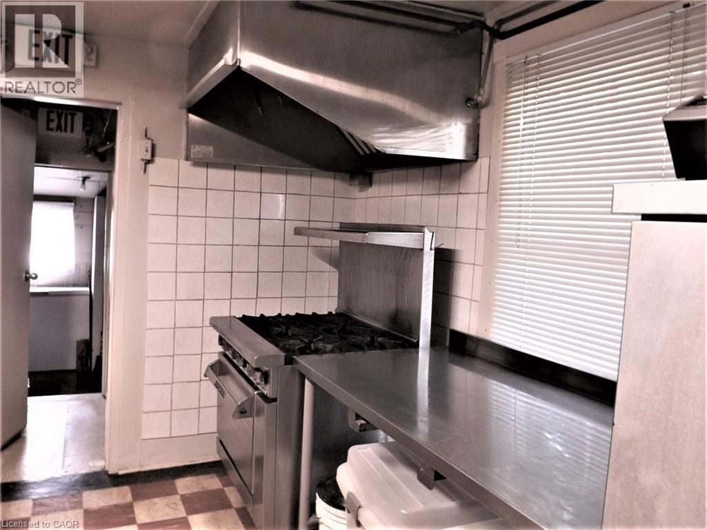 5815 Main Street, Niagara Falls, Ontario  L2G 5Z6 - Photo 15 - 40817617