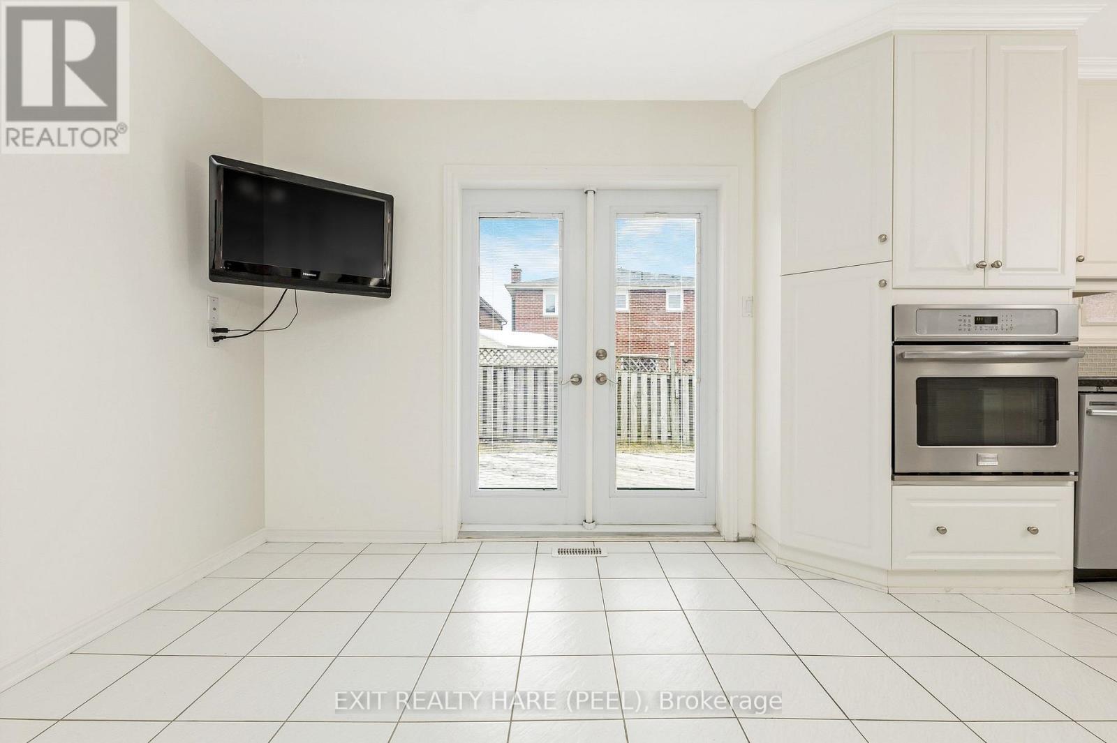 6 Ruth Avenue, Brampton, Ontario  L6Z 3X4 - Photo 19 - W12944780