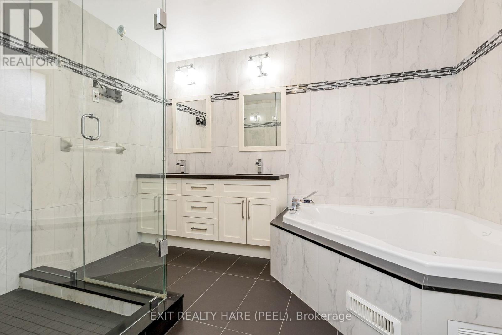 6 Ruth Avenue, Brampton, Ontario  L6Z 3X4 - Photo 28 - W12944780