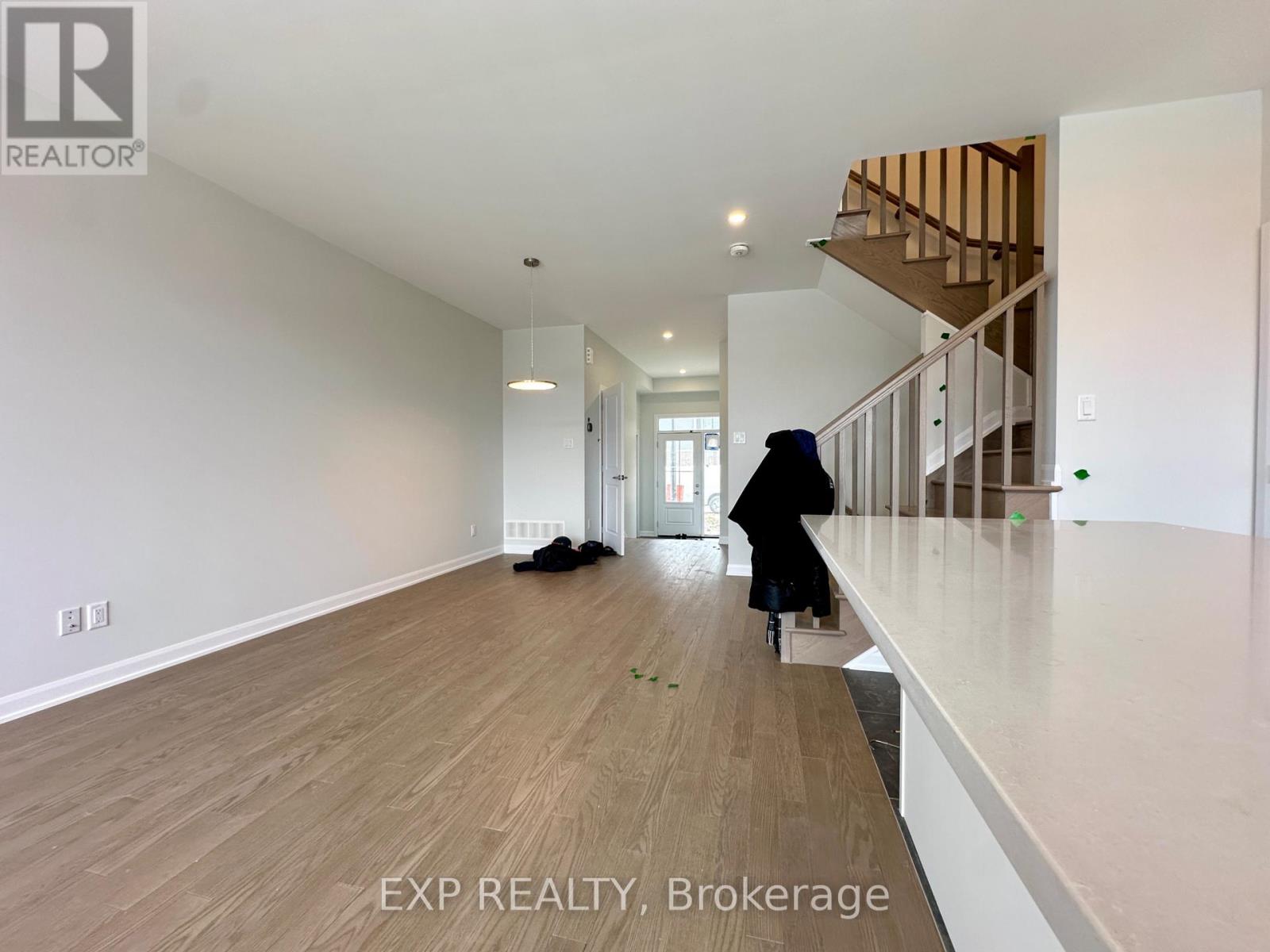 271 Bankside Way, Ottawa, Ontario  K2J 7M8 - Photo 7 - X12958730