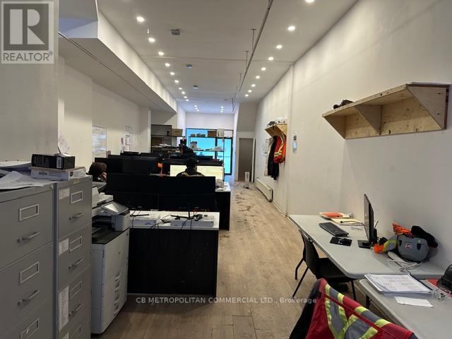 Main - 984 Queen Street W, Toronto, Ontario  M6J 1H1 - Photo 3 - C12958734