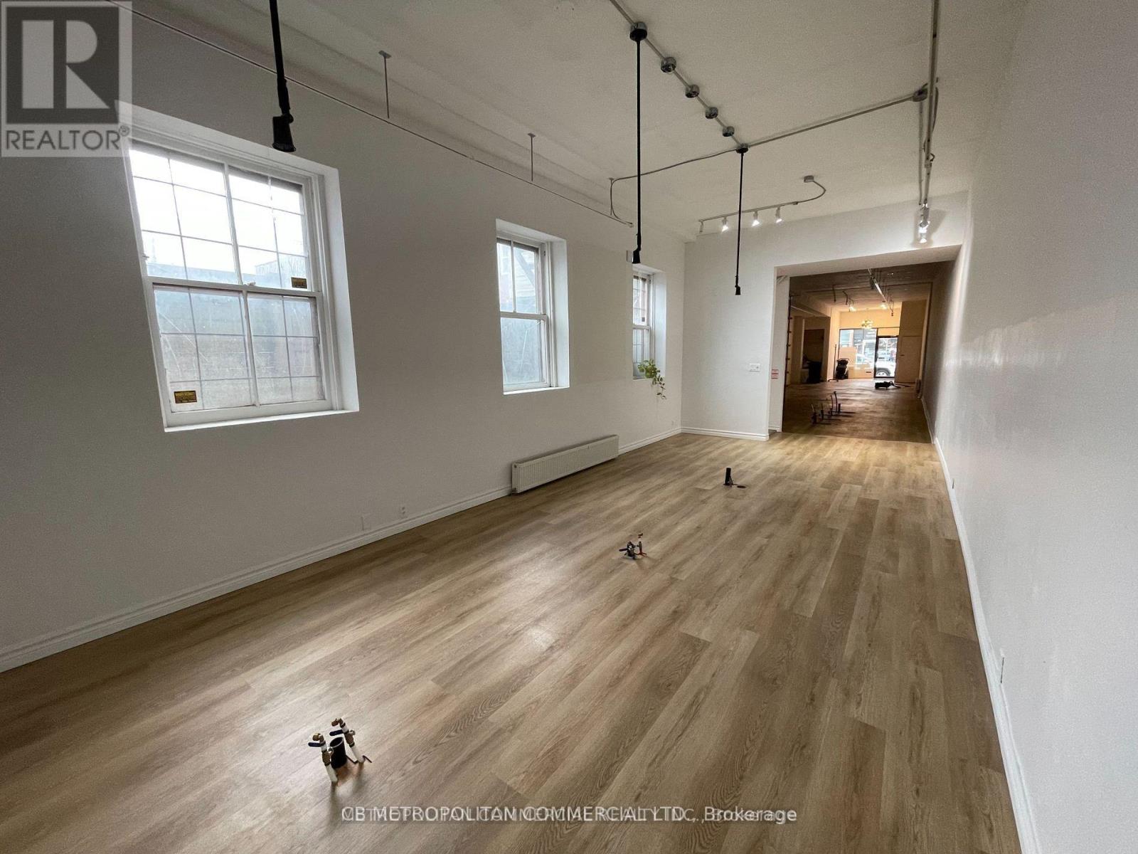 Main - 984 Queen Street W, Toronto, Ontario  M6J 1H1 - Photo 4 - C12958734