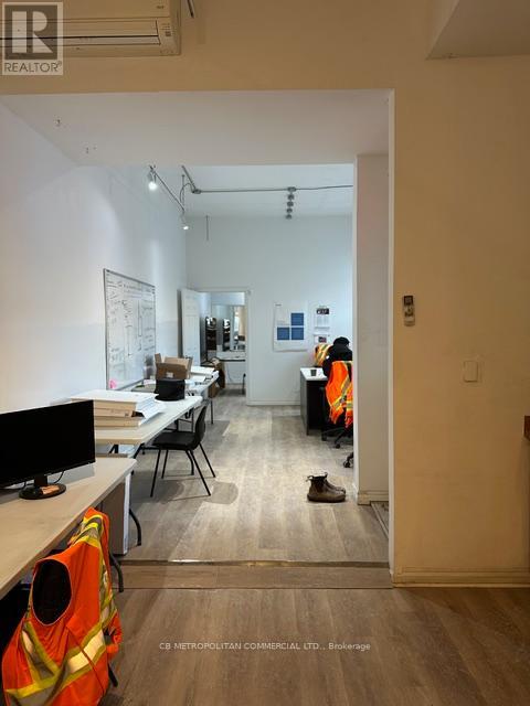 Main - 984 Queen Street W, Toronto, Ontario  M6J 1H1 - Photo 5 - C12958734