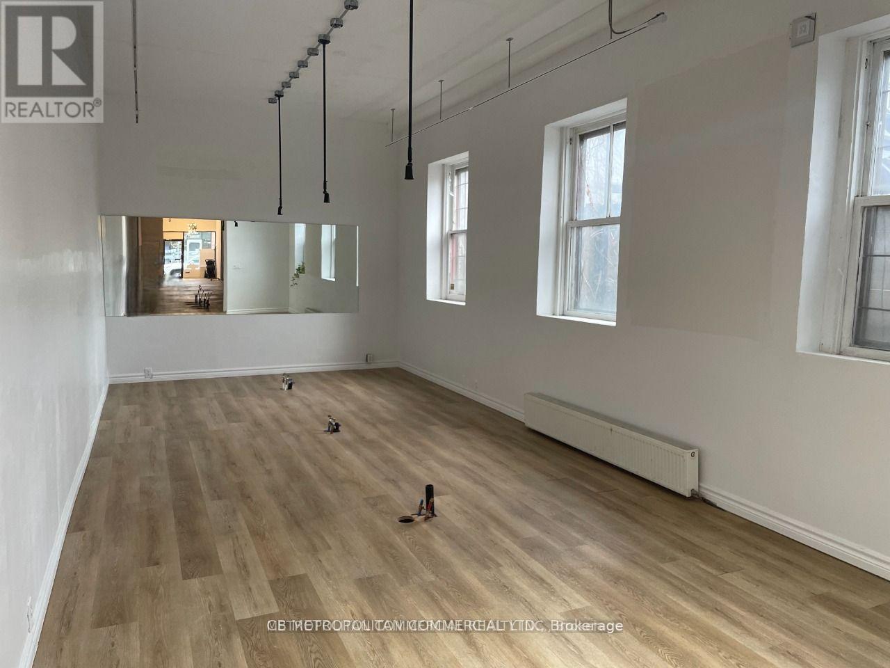 Main - 984 Queen Street W, Toronto, Ontario  M6J 1H1 - Photo 8 - C12958734