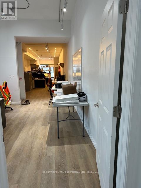 Main - 984 Queen Street W, Toronto, Ontario  M6J 1H1 - Photo 9 - C12958734