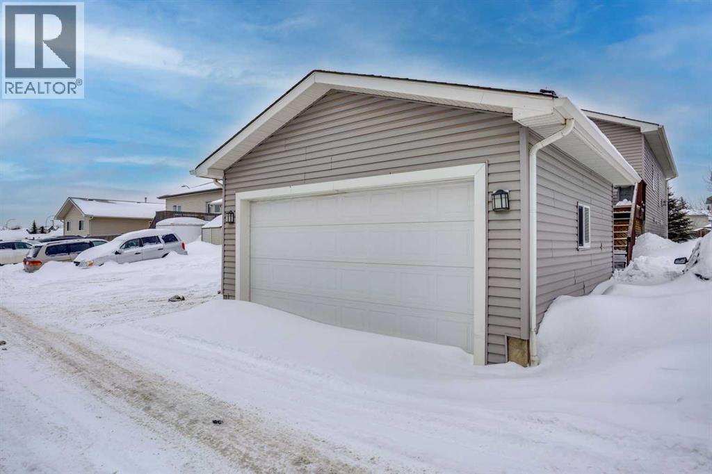 322 Plamondon Drive, Fort Mcmurray, Alberta  T9K 0B2 - Photo 40 - A2292996