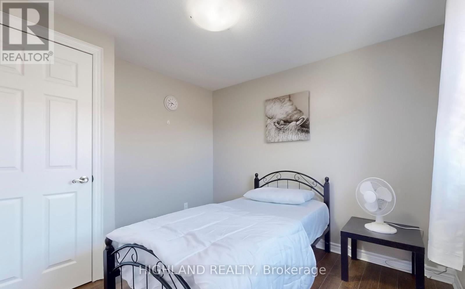 1139 Shadeland Drive, Mississauga, Ontario  L5C 1P2 - Photo 11 - W12958720