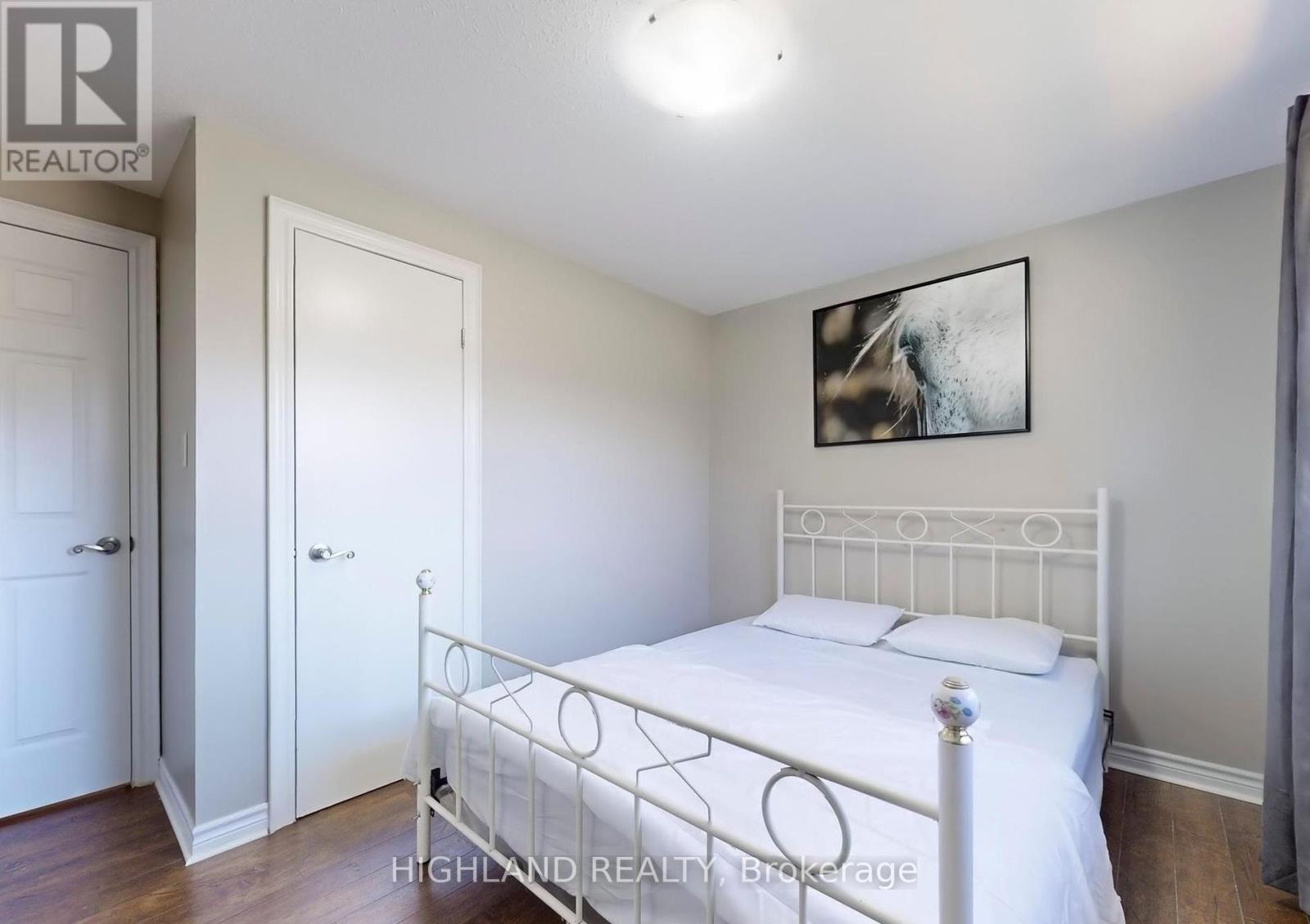 1139 Shadeland Drive, Mississauga, Ontario  L5C 1P2 - Photo 13 - W12958720