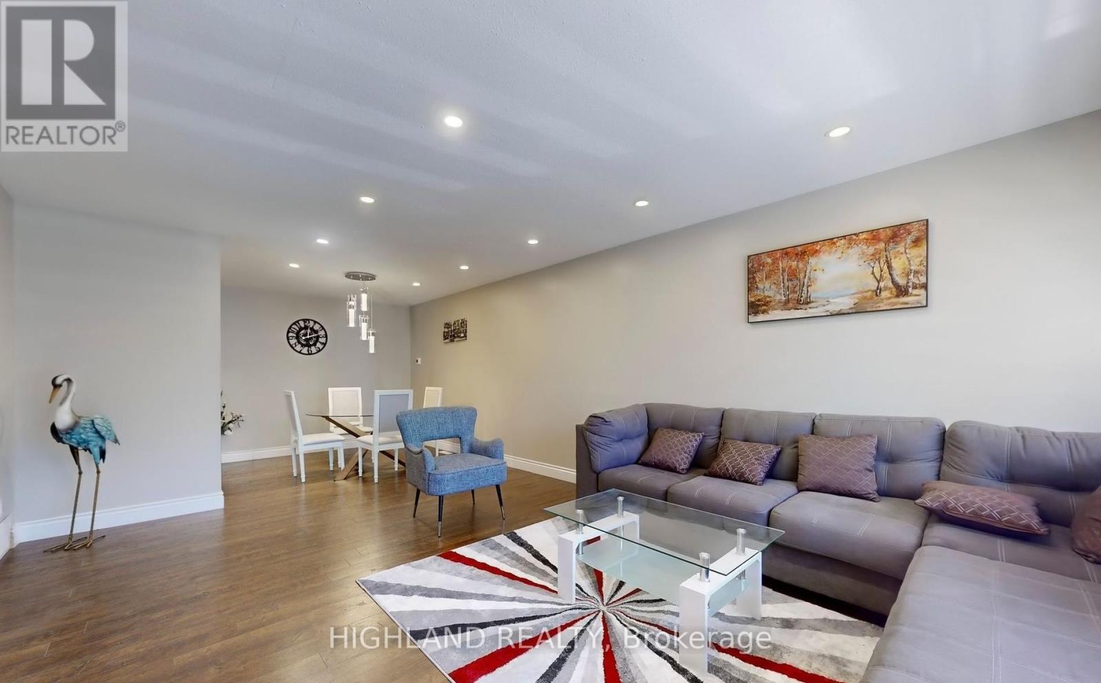 1139 Shadeland Drive, Mississauga, Ontario  L5C 1P2 - Photo 3 - W12958720