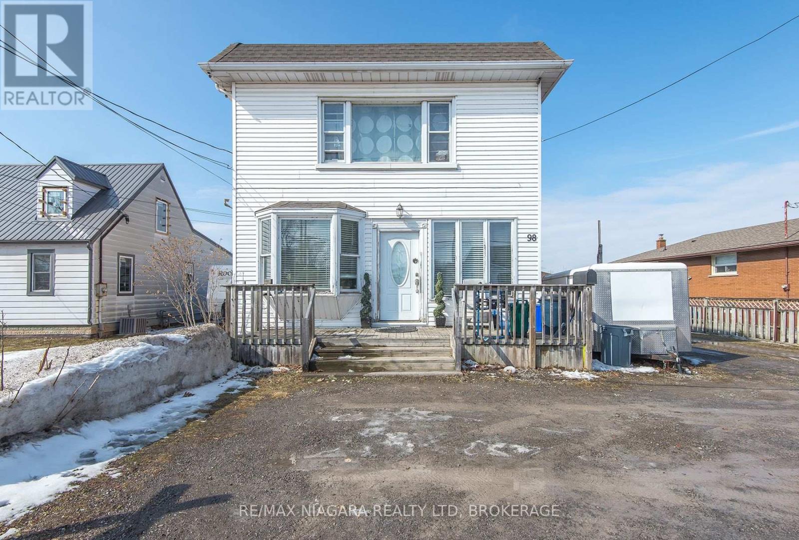 98 Chippawa Road, Port Colborne, Ontario  L3K 1T5 - Photo 2 - X12861030