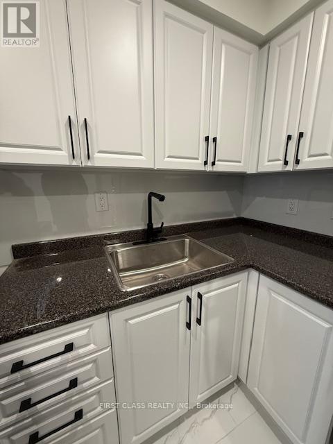 404 Queen Street W, Toronto, Ontario  M5V 2A6 - Photo 5 - C12958744