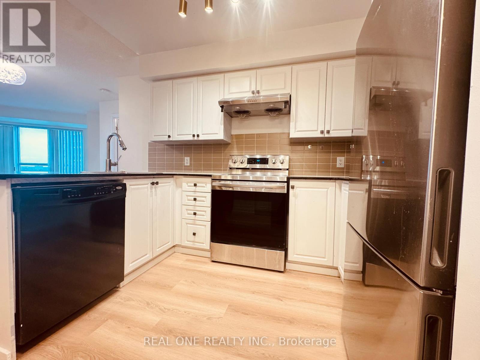 1710 - 125 Village Green Square, Toronto, Ontario  M1S 0G3 - Photo 6 - E12958768