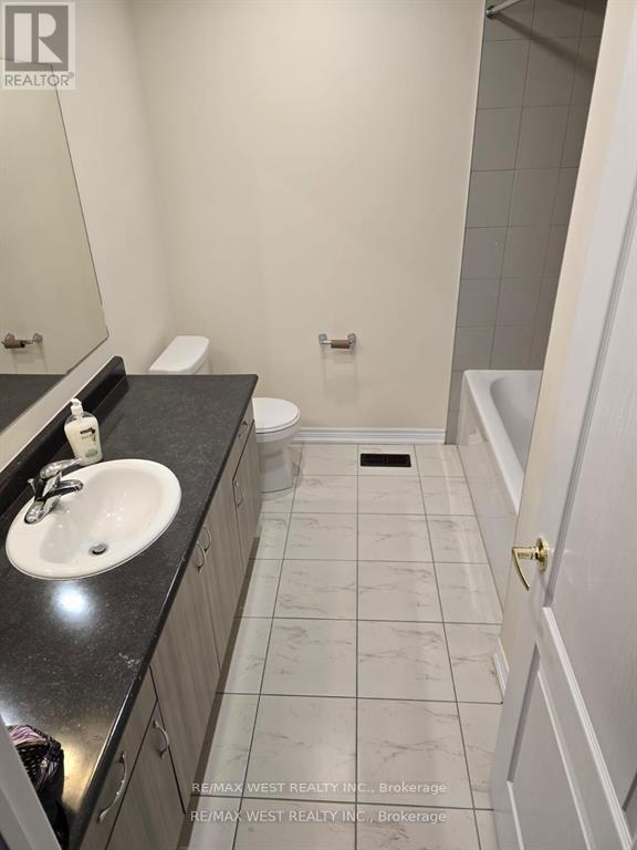 82 Greenwood Drive, Essa, Ontario  L0M 1B4 - Photo 9 - N12958746