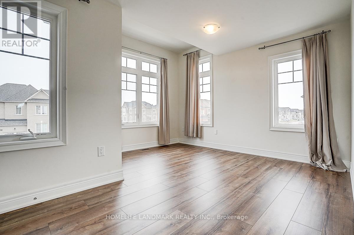 57 Faimira Avenue, Georgina, Ontario  L4P 0S9 - Photo 34 - N12958748