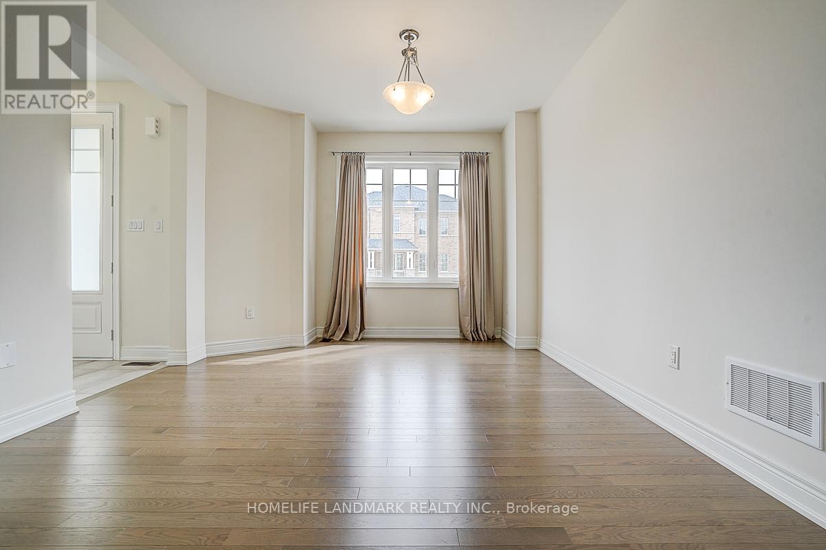 57 Faimira Avenue, Georgina, Ontario  L4P 0S9 - Photo 7 - N12958748