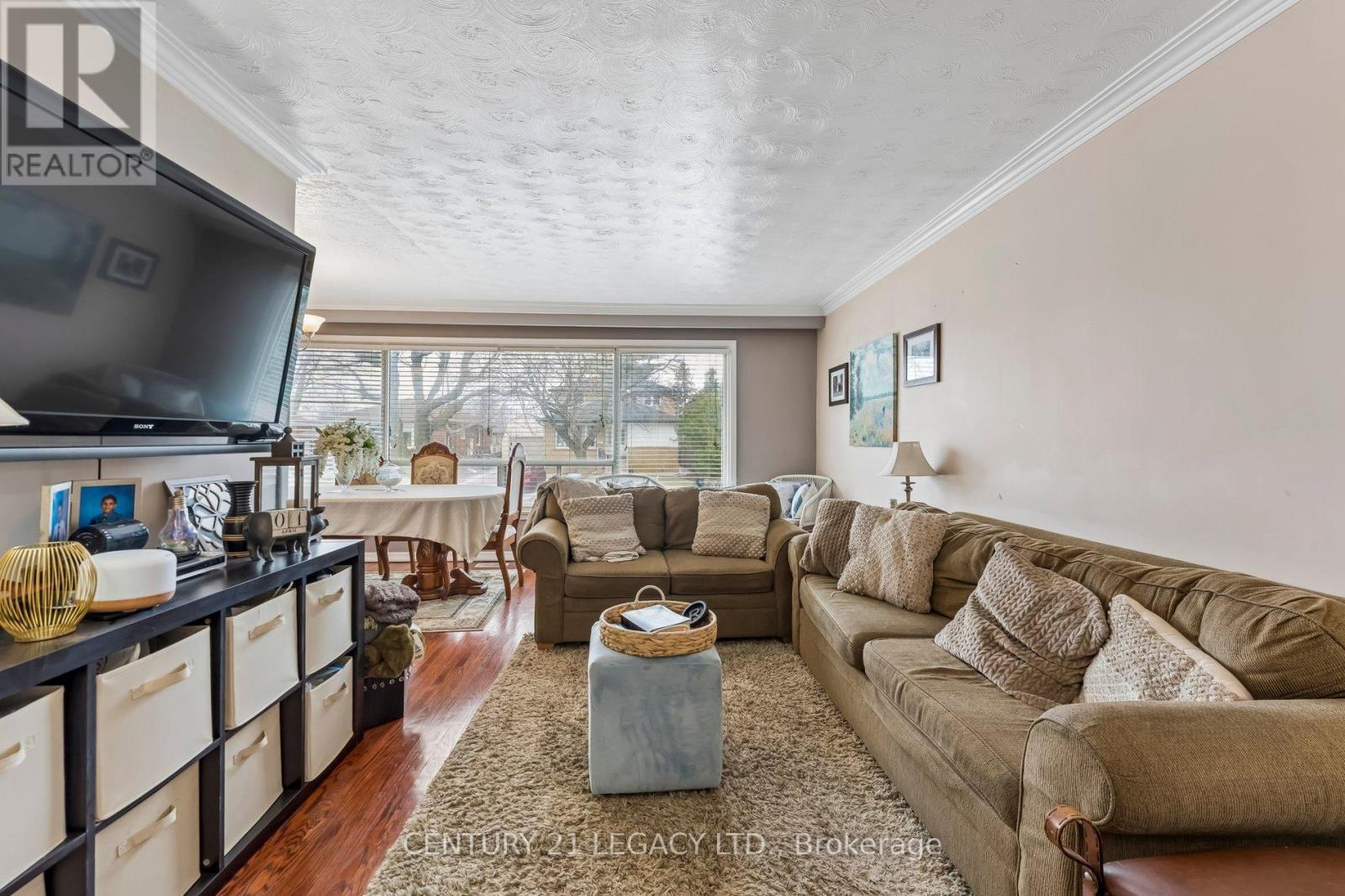 34 Cumberland Drive, Brampton, Ontario  L6V 1W6 - Photo 7 - W12958760