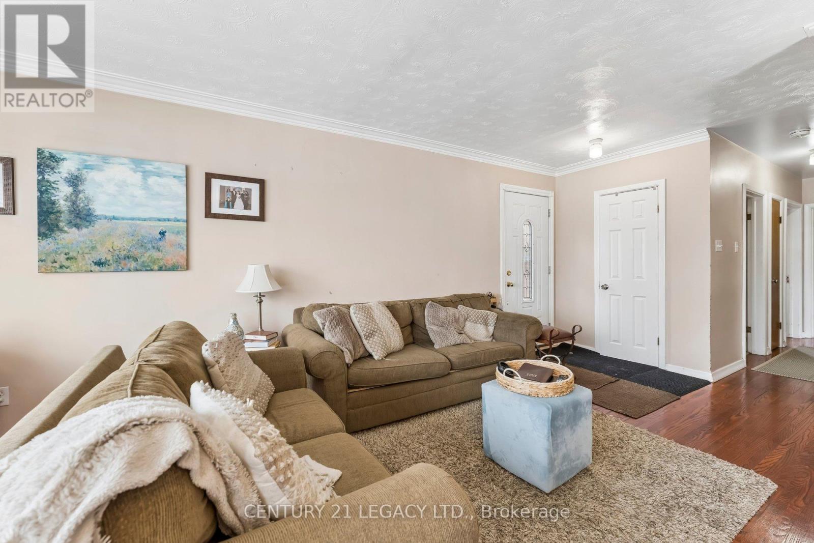 34 Cumberland Drive, Brampton, Ontario  L6V 1W6 - Photo 9 - W12958760