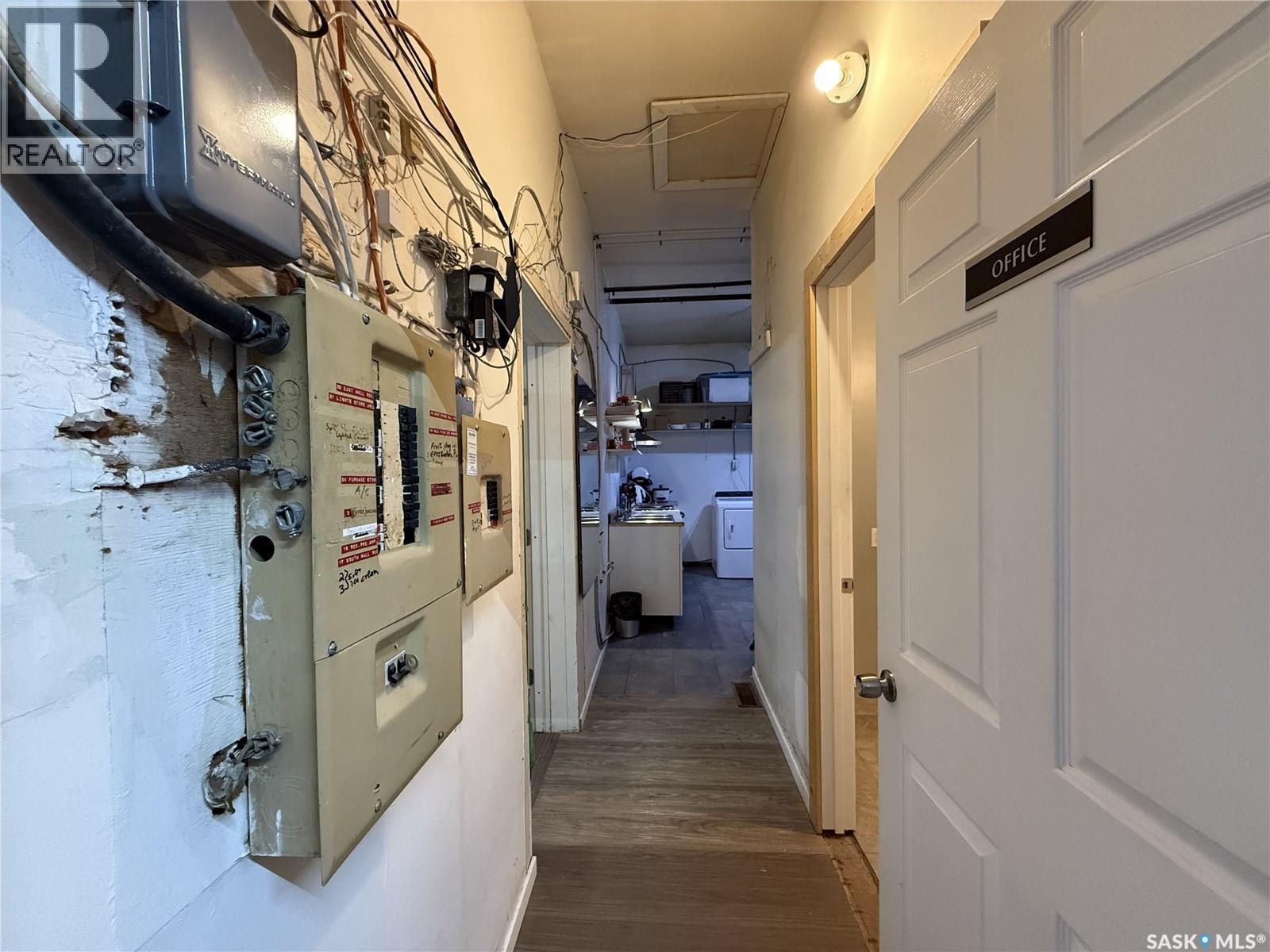 406 - 410 Railway Avenue, Eston, Saskatchewan  S0L 1A0 - Photo 27 - SK032103