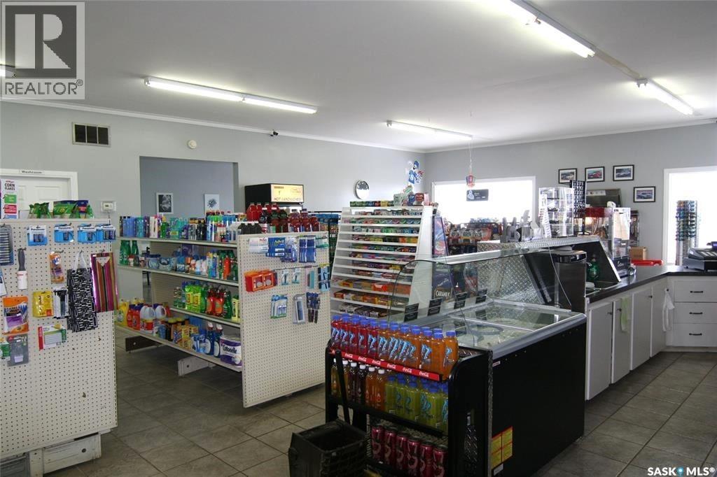 406 - 410 Railway Avenue, Eston, Saskatchewan  S0L 1A0 - Photo 3 - SK032103