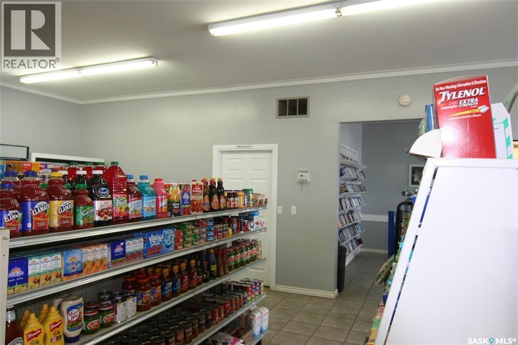 406 - 410 Railway Avenue, Eston, Saskatchewan  S0L 1A0 - Photo 7 - SK032103