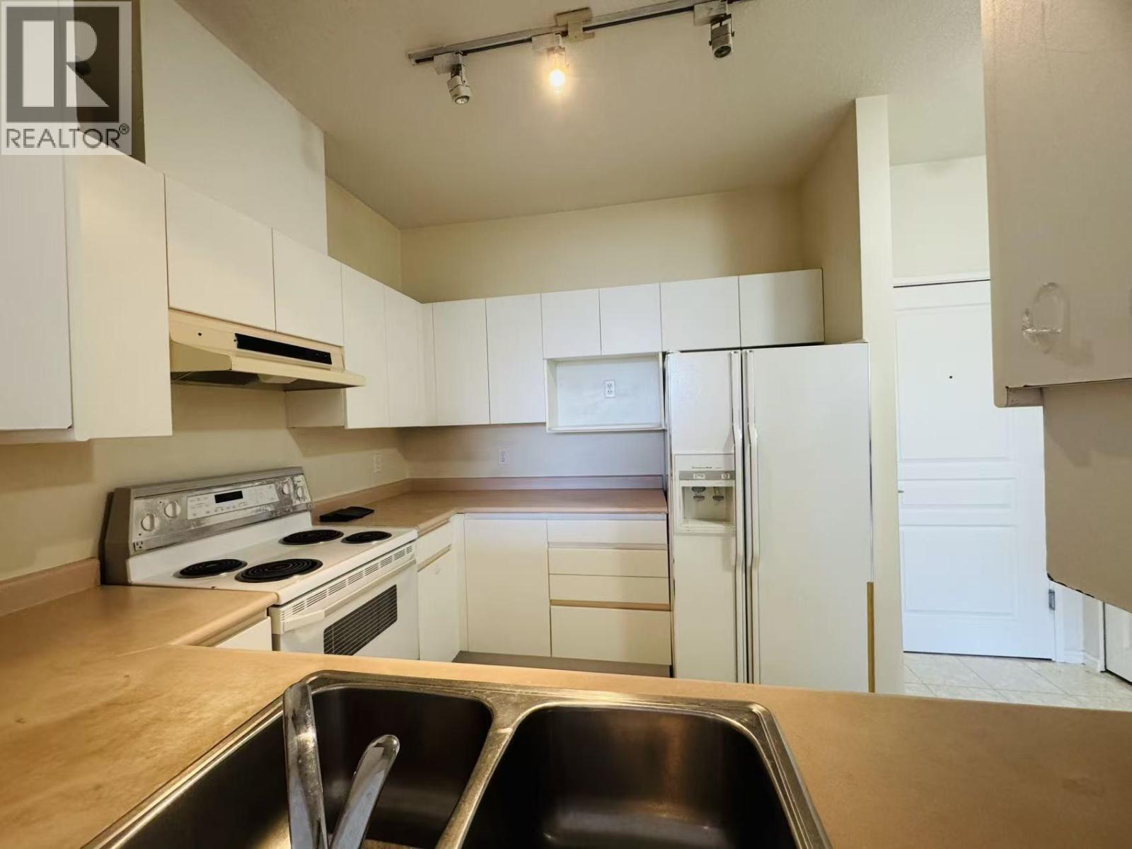 8180 Jones Road, Richmond, British Columbia  V6Y 3Z6 - Photo 3 - R3106982