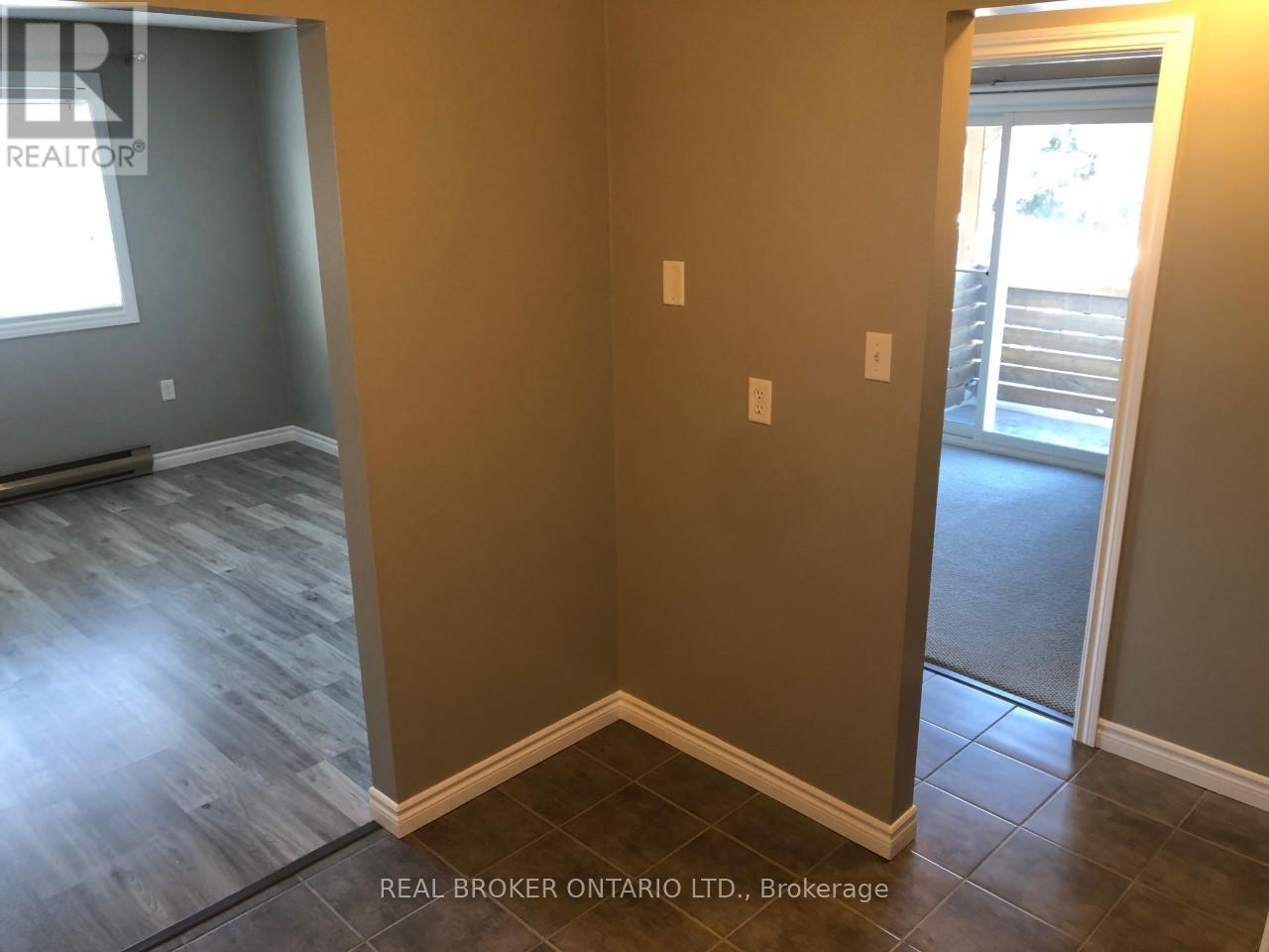 1 - 30 Loggers Run, Barrie, Ontario  L4N 6W2 - Photo 7 - S12958770