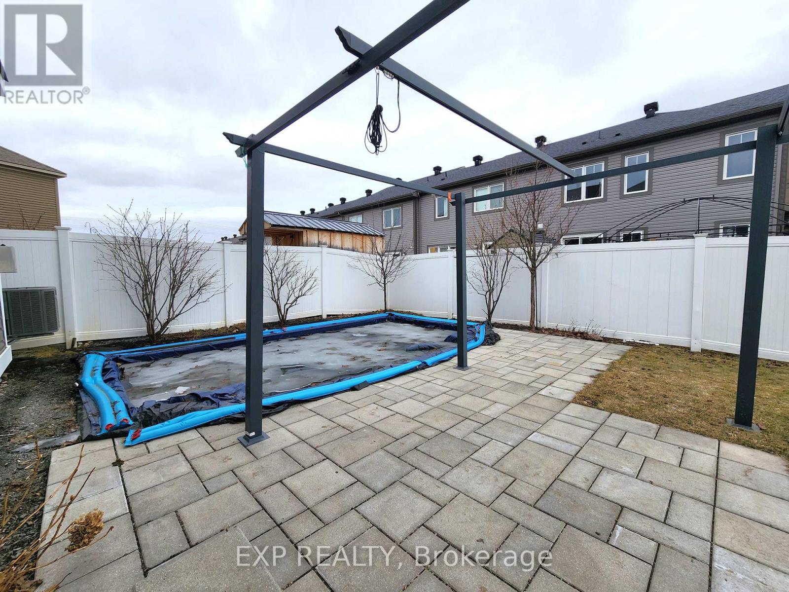 10 Sweetbay Circle, Ottawa, Ontario  K2S 0W8 - Photo 11 - X12958798