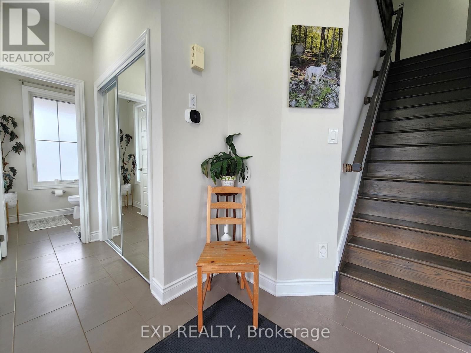 10 Sweetbay Circle, Ottawa, Ontario  K2S 0W8 - Photo 2 - X12958798