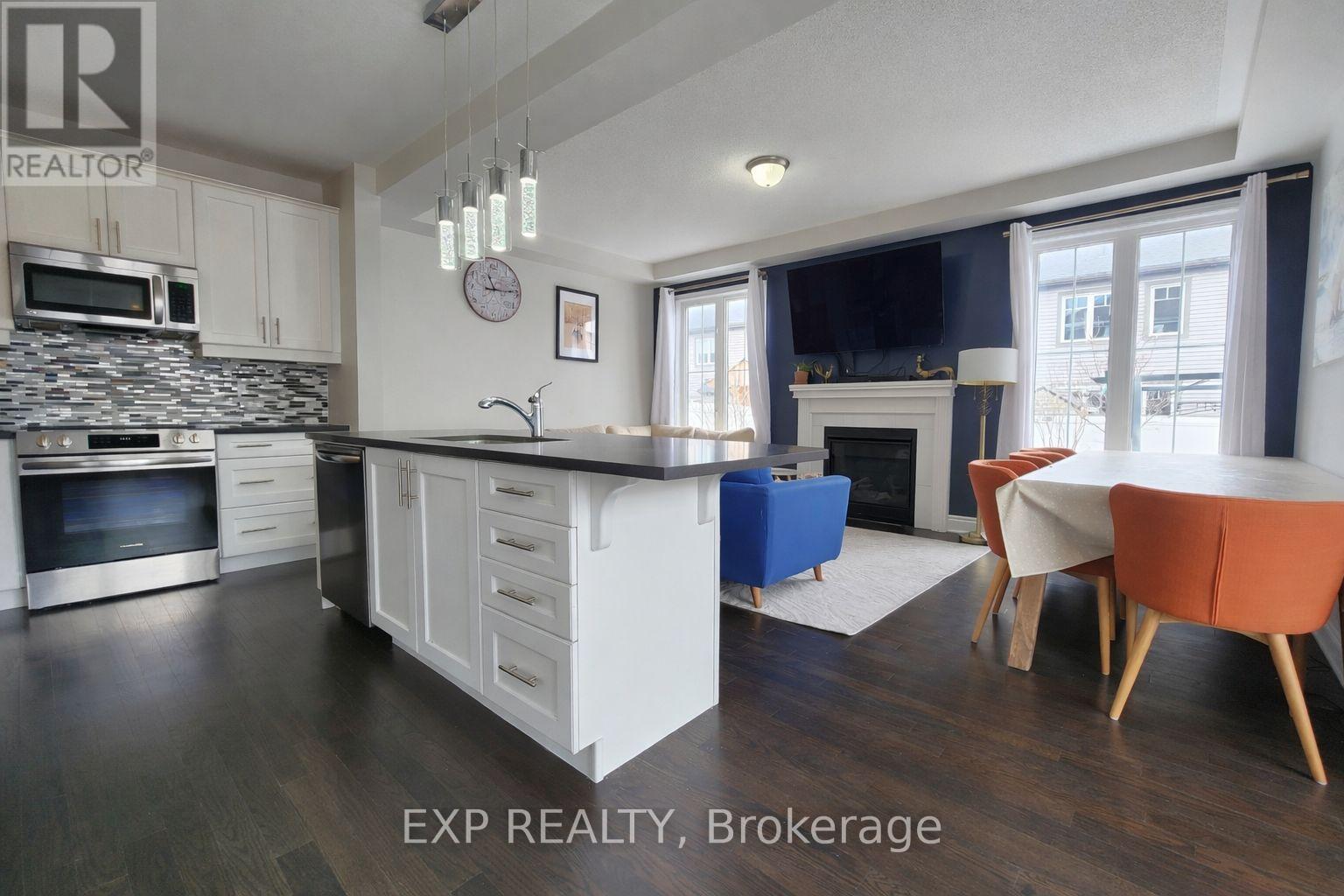 10 Sweetbay Circle, Ottawa, Ontario  K2S 0W8 - Photo 5 - X12958798