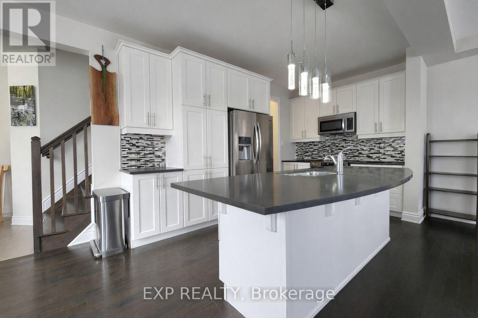 10 Sweetbay Circle, Ottawa, Ontario  K2S 0W8 - Photo 7 - X12958798