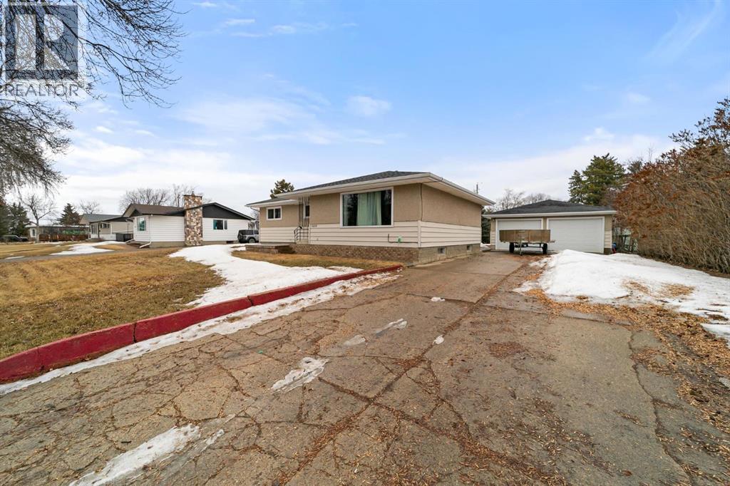 5205 56 Street, Camrose, Alberta  T4V 2E2 - Photo 2 - A2293537