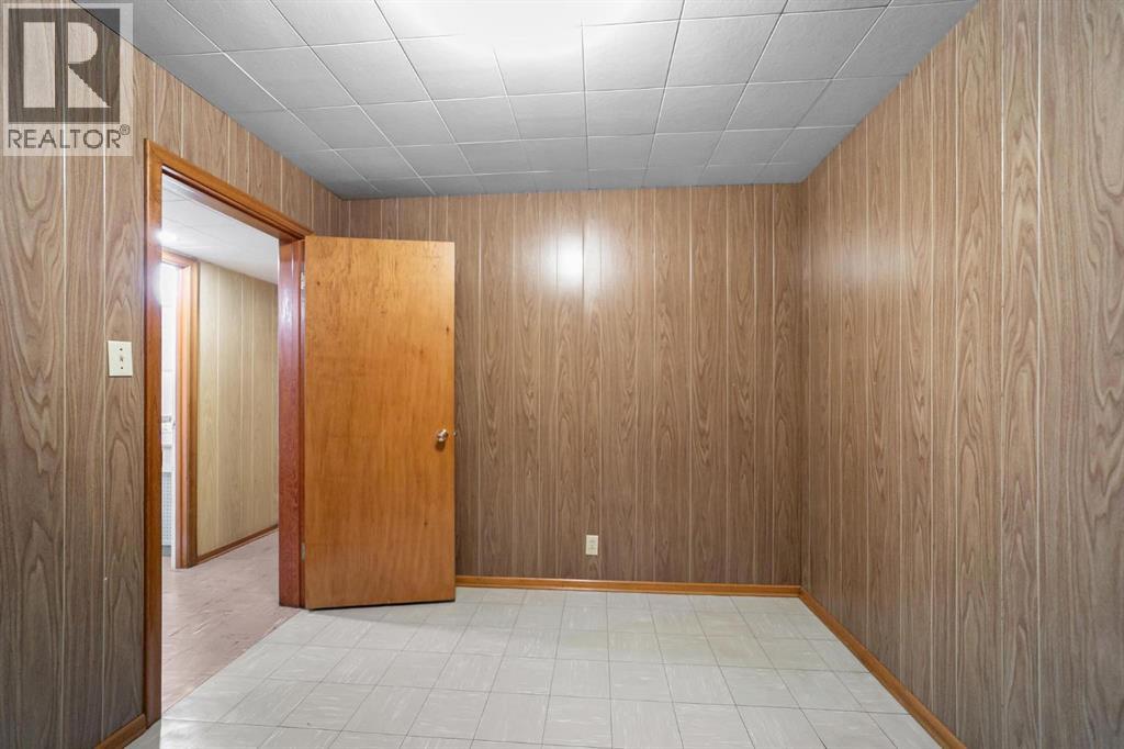 5205 56 Street, Camrose, Alberta  T4V 2E2 - Photo 21 - A2293537