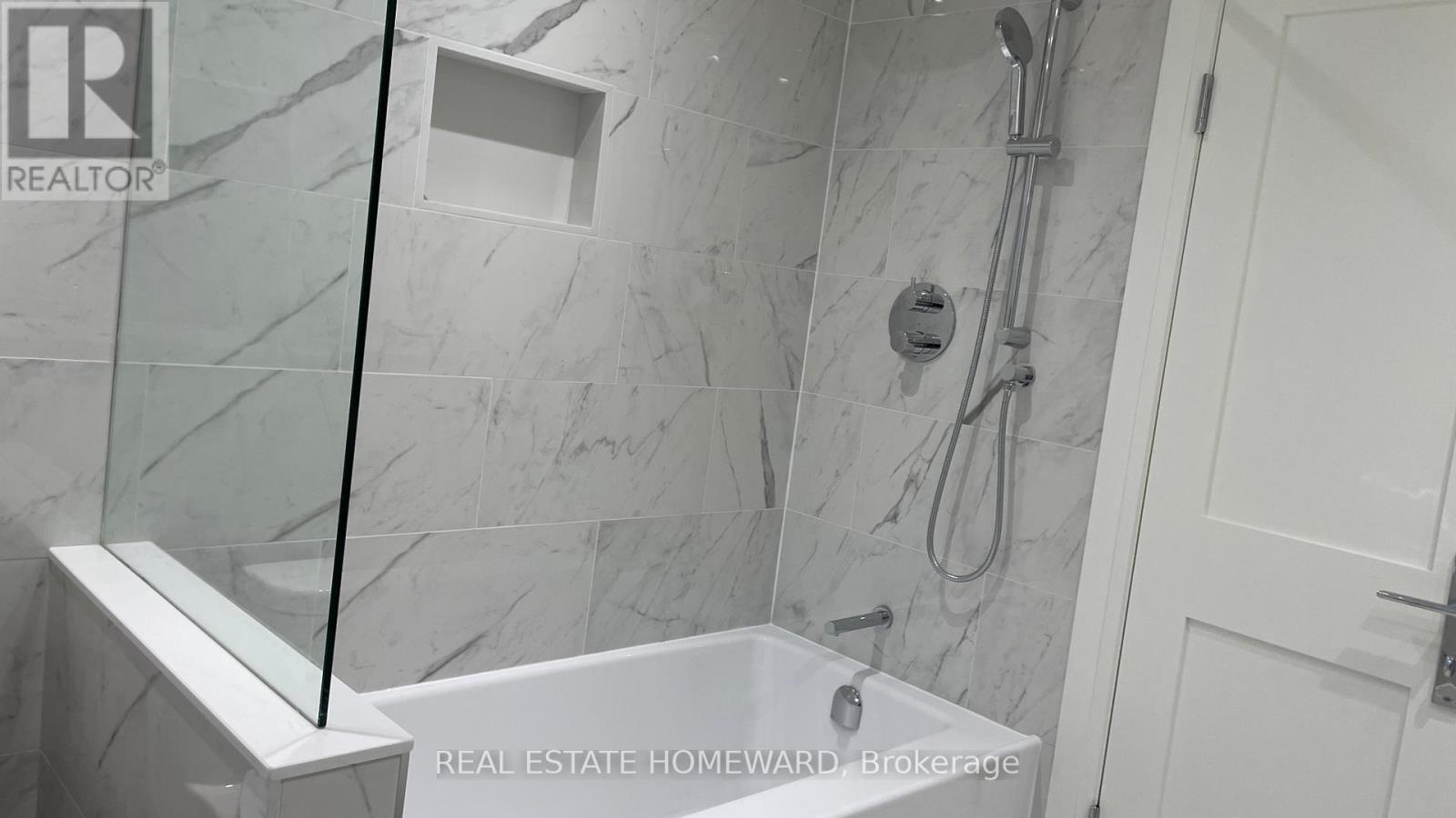 33 Strathcona Drive, St. Catharines, Ontario  L2M 2A8 - Photo 12 - X12853562