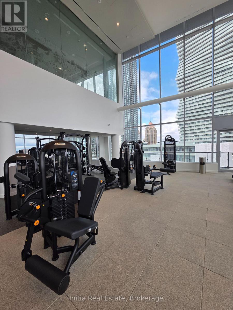 2112 - 448 Burnhamthorpe Road W, Mississauga, Ontario  L5B 4M6 - Photo 23 - W12958788