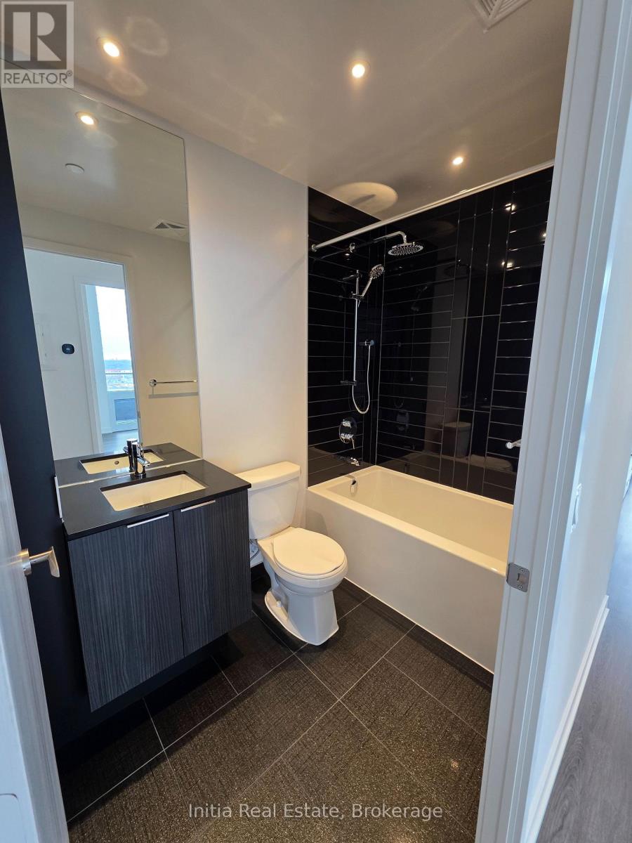 2112 - 448 Burnhamthorpe Road W, Mississauga, Ontario  L5B 4M6 - Photo 7 - W12958788